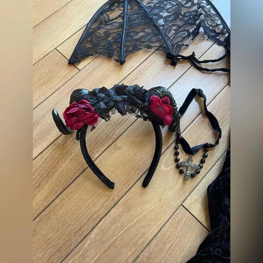 Gothic Devil Kids Costume Size Large